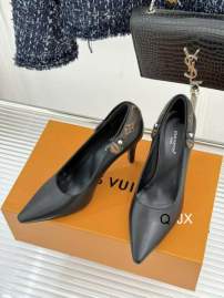 Picture of Louis Vuitton Shoes _SKULVsz35-40JX120112507